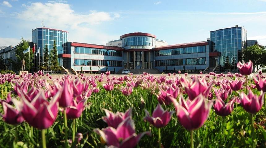 Van YYÜ’nün lisans ve ön lisans programlarına büyük ilgi