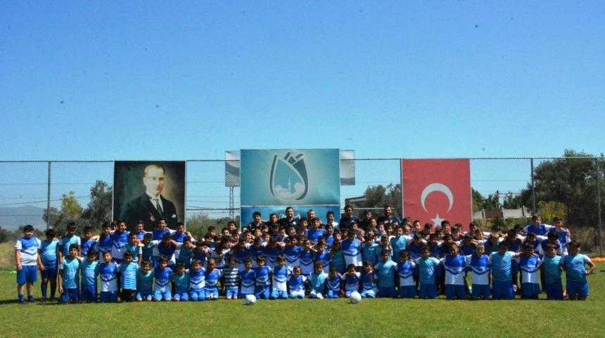 Yunusemre yaz futbol okulu sona erdi
