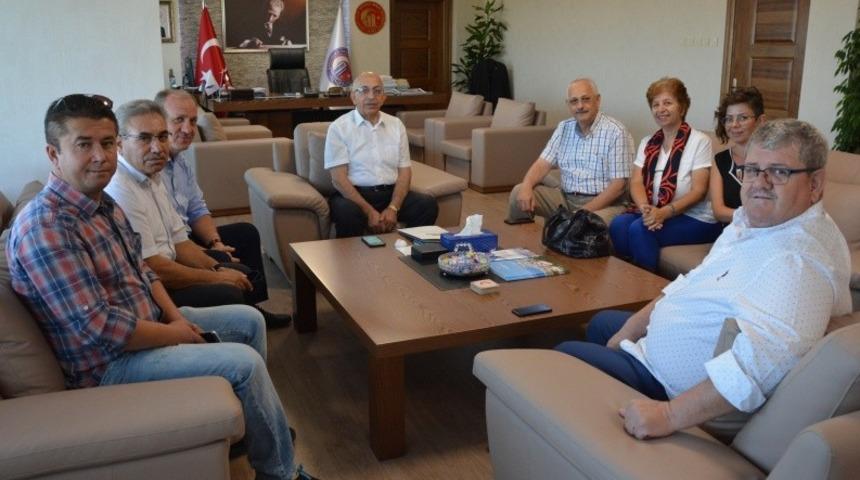 &Ouml;ğrenci Yurtları Derneği&rsquo;nden Rekt&ouml;r Prof Dr. Sedat Murat&rsquo;a ziyaret