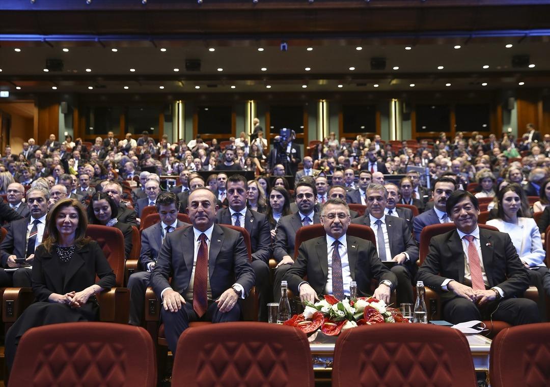 &Ccedil;avuşoğlu'na "Japonya'nın en y&uuml;ksek nişanı" takdim edildi