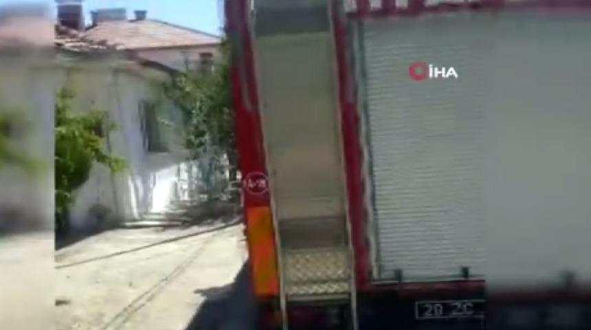 Denizli depreminde itfaiye erini şoke eden ihbar