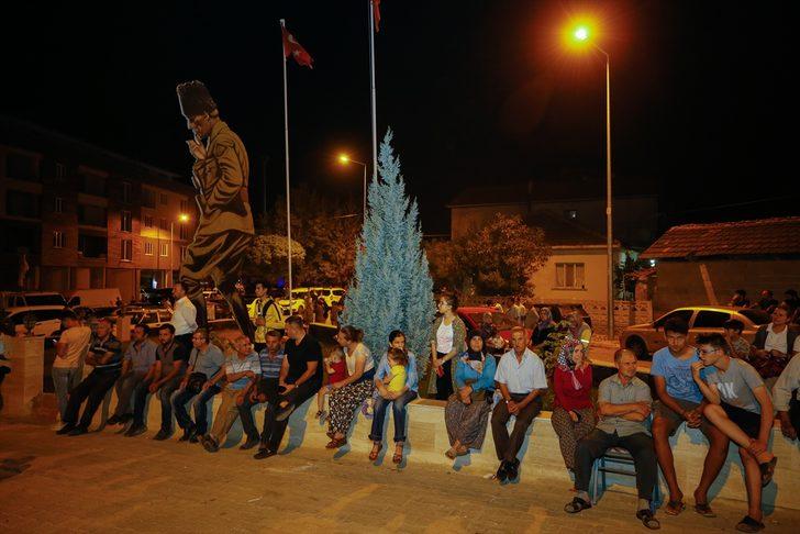 Depremzedeler geceyi sokakta geçirdi G1