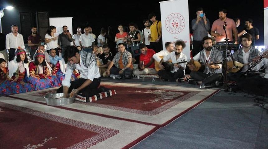 “Tuşba’dan Edremit’e Bir Nefes Muhabbet” sıra gecesi