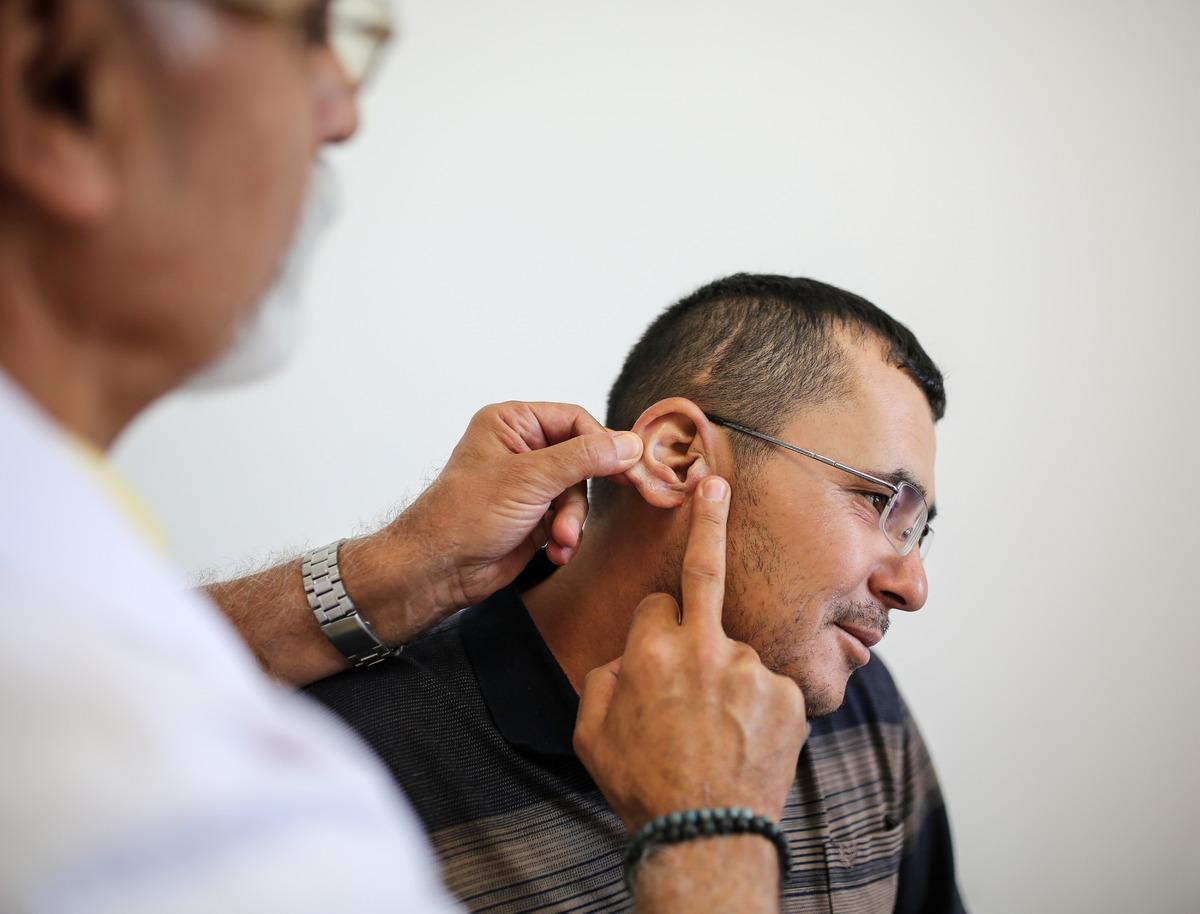 Antalya'da şaşkınlık veren olay! Kulağından canlı kelebek &ccedil;ıktı