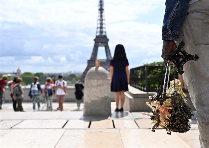 Paris'in sokak satıcıları G4