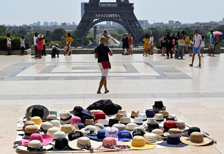 Paris'in sokak satıcıları G5