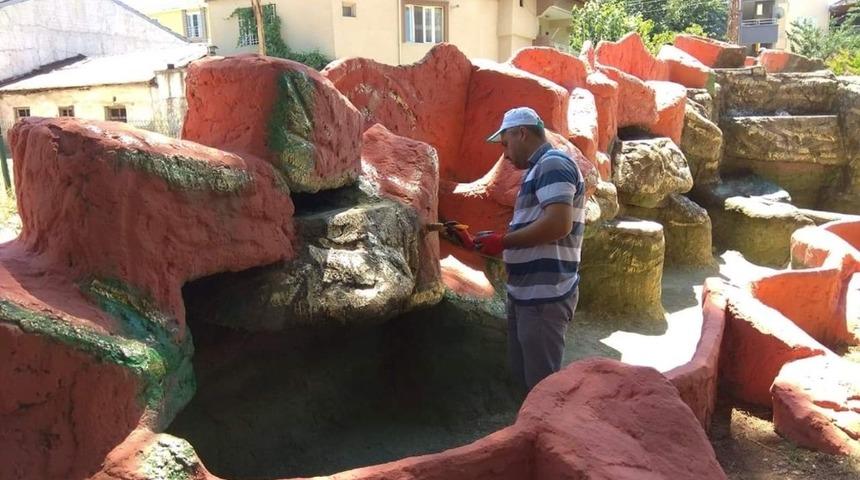 G&ouml;lbaşında park ve bah&ccedil;elerin bakımı yapılıyor