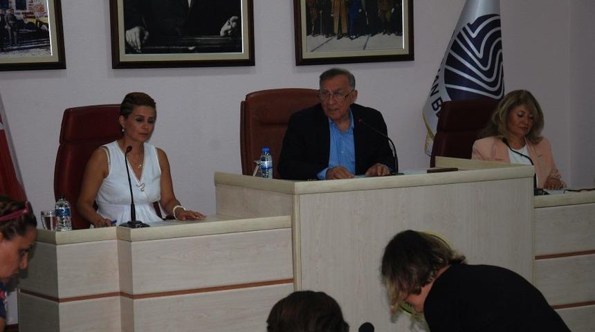 Başkan Akay: "İnsanız, beşeriz, şaşarız"