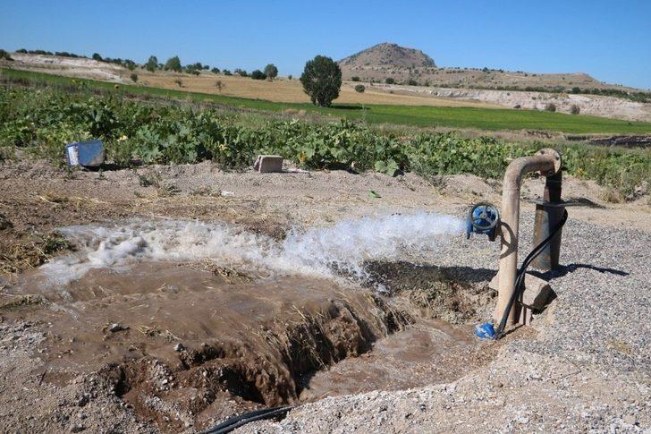 Uçhisar’da yeni açılan su kuyusu şebeke hattına bağlandı