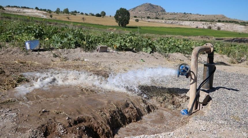 Uçhisar’da yeni açılan su kuyusu şebeke hattına bağlandı