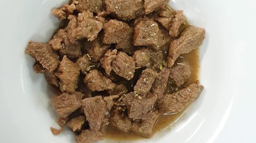 Sağlıklı beslenme için kavurmayı salata ile tüketin