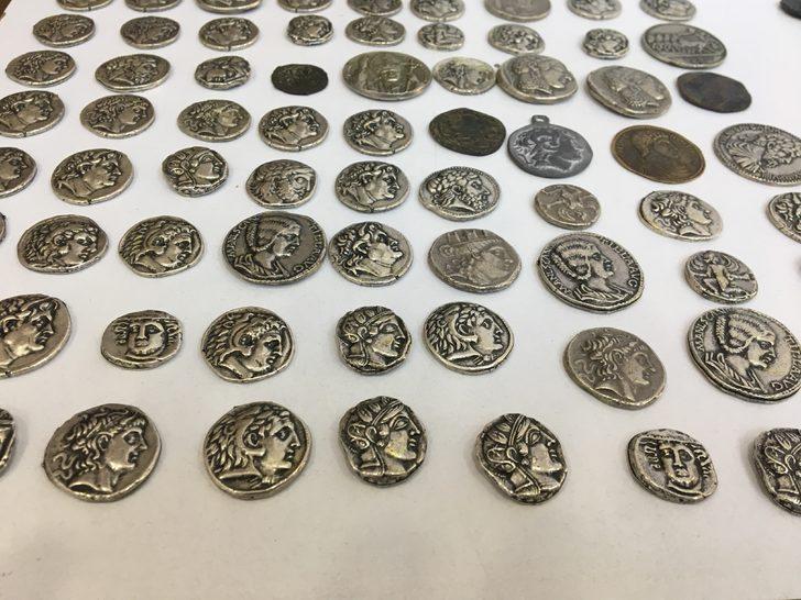 İstanbul'da tarihi eser operasyonu: 912 adet sikke ele geçirildi G1