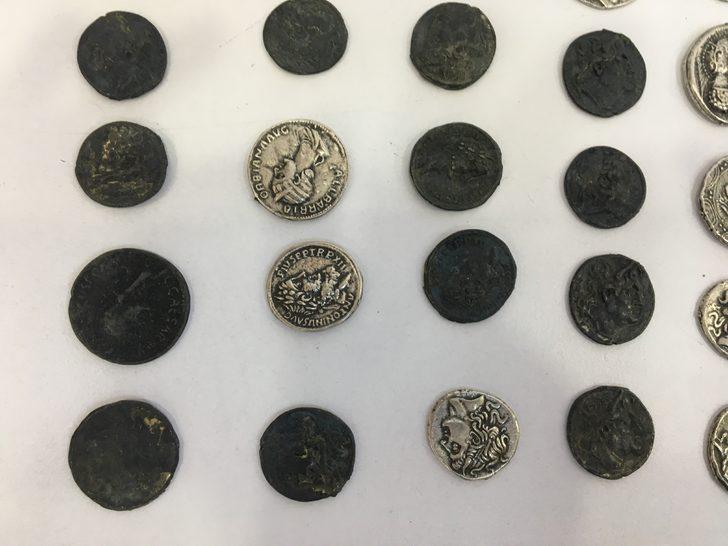 İstanbul'da tarihi eser operasyonu: 912 adet sikke ele geçirildi G2