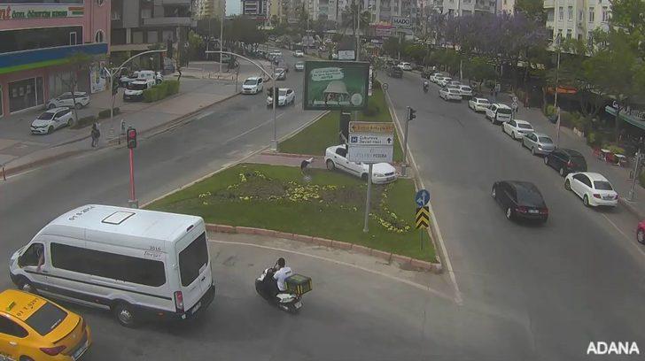 Adana'da akılalmaz kaza! Duran araba adama çarptı G3