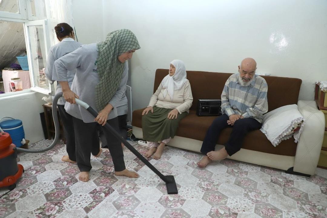 Şehitkamil&rsquo;in bayram temizliği y&uuml;zleri g&uuml;ld&uuml;rd&uuml;