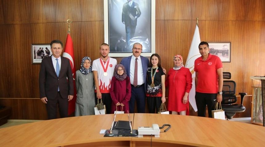 K&uuml;tahya&rsquo;nın D&uuml;nya ve Balkan Şampiyonları