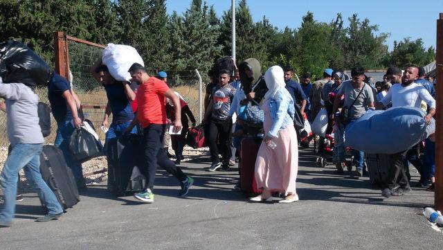 Öncüpınar'dan bayramlaşmaya giden Suriyeli sayısı 40 bine ulaştı