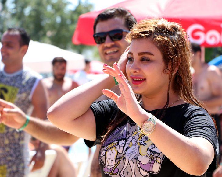 İranlı turistler bayram tatili için Van'a akın etti G2