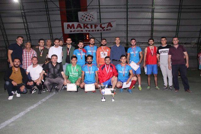 Emet Kaymakamlığı halı saha futbol turnuvası sona erdi