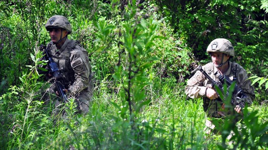 Amanos Dağı'nda toprağa gömülü PKK malzemeleri bulundu