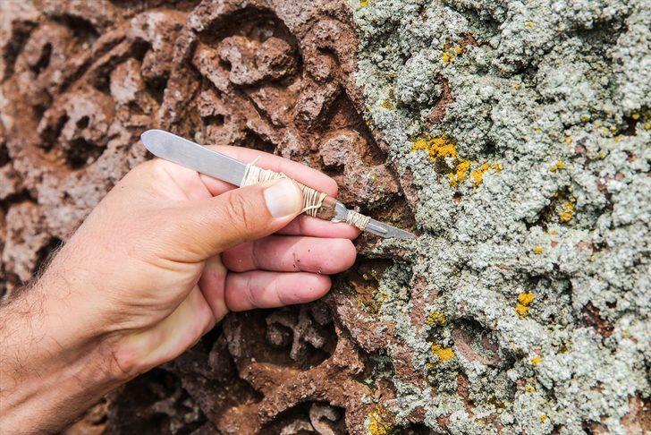 Selçuklu Meydan Mezarlığı'nın asırlık mezar taşları böyle temizleniyor G4