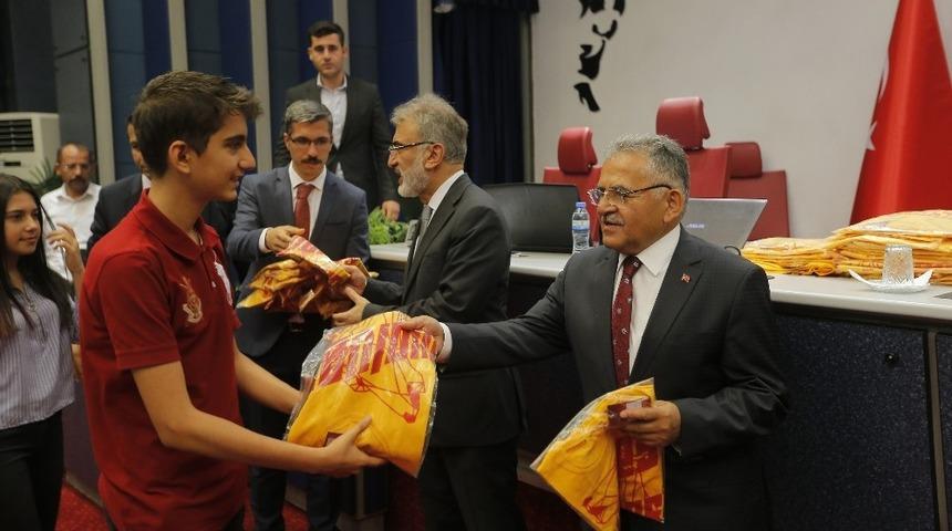 B&uuml;y&uuml;kkılı&ccedil;&rsquo;ın videosu 192 bin kişi tarafından izlendi