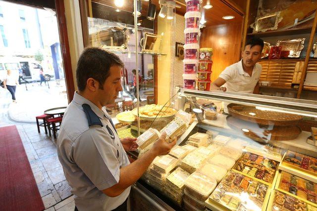 Merkezefendi’de bayram öncesi zabıtalar denetimi artırdı