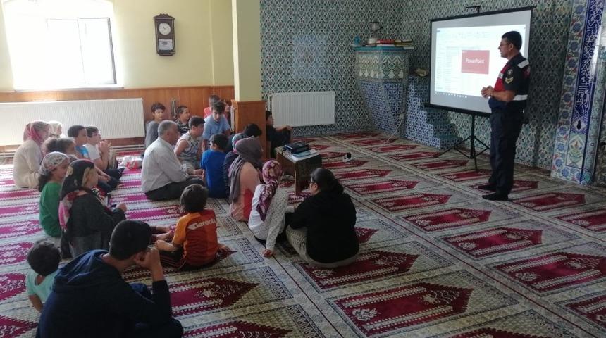 Yenice Jandarmadan Kur&rsquo;an kursu &ouml;ğrencilerine trafik eğitimi