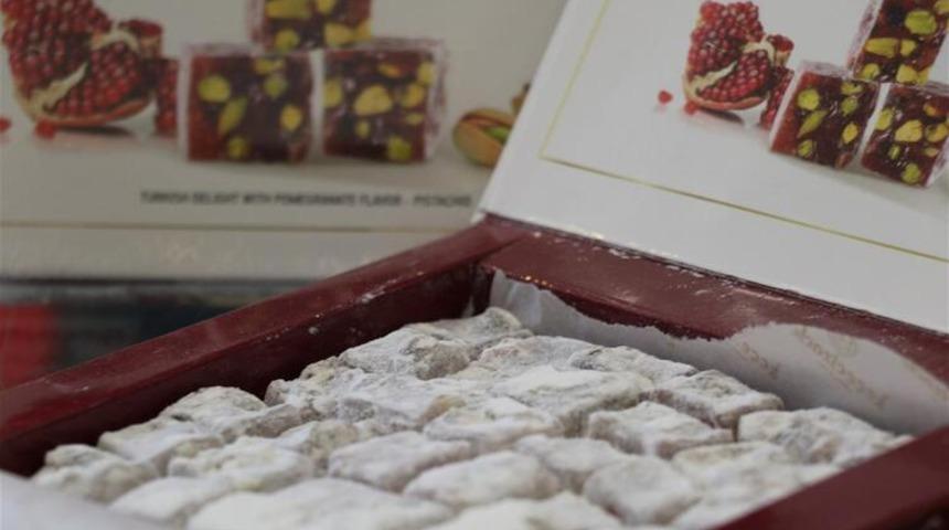Saraydan mutfaklara: Bayramda ağzımızı tatlandıracak narlı fıstıklı lokum