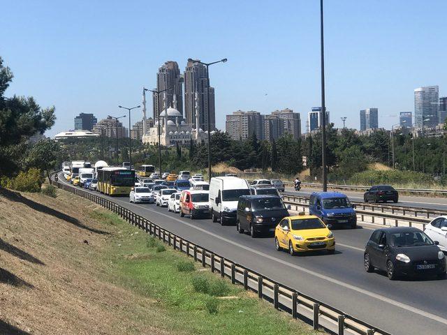 İstanbul’da bayram tatili trafiği başladı