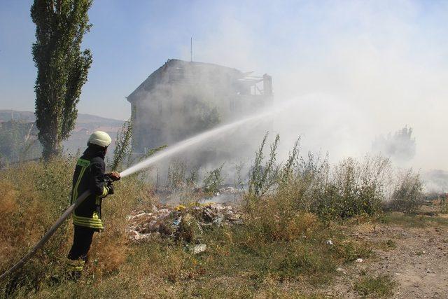 Ot yangını korkuttu