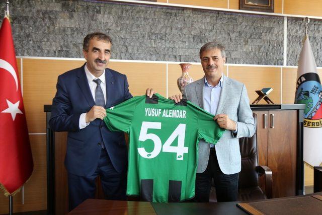 Başkan Alemdar Sakaryaspor’un yeni yönetimini ağırladı