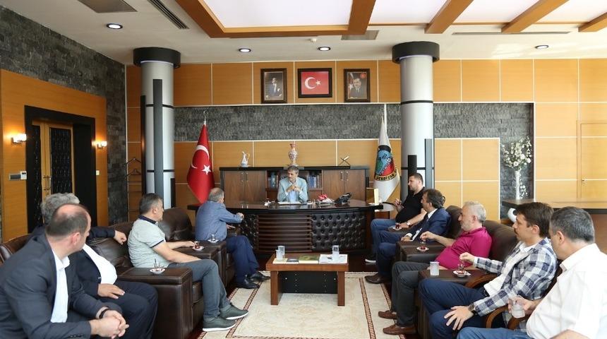 Başkan Alemdar Sakaryaspor&rsquo;un yeni y&ouml;netimini ağırladı