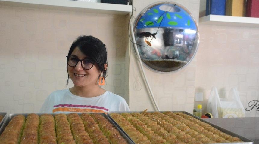 Bayram tatlıları tezgahlarda yerini aldı