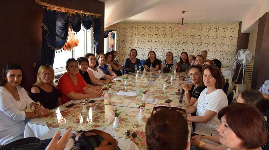 CHP &Ccedil;anakkale İl Kadın Kolları Lapseki teşkilatını ziyaret etti