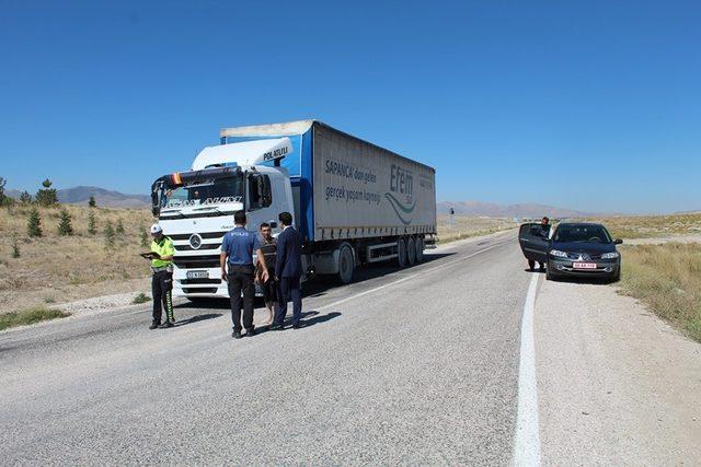 Günyüzü Kaymakamı Koray Çelik’ten çikolatalı trafik denetimi