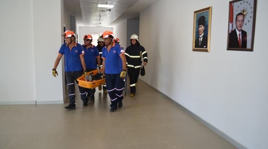 Valilik binasında deprem tatbikatı