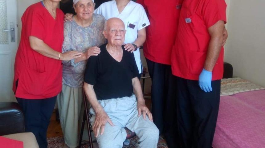 Nazilli&rsquo;de bayram &ouml;ncesi engelli ve yaşlılar unutulmadı