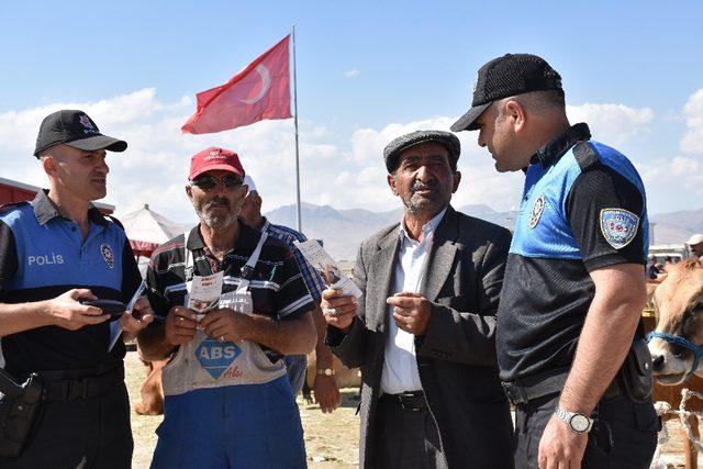 Polis sahte para konusunda uyardı