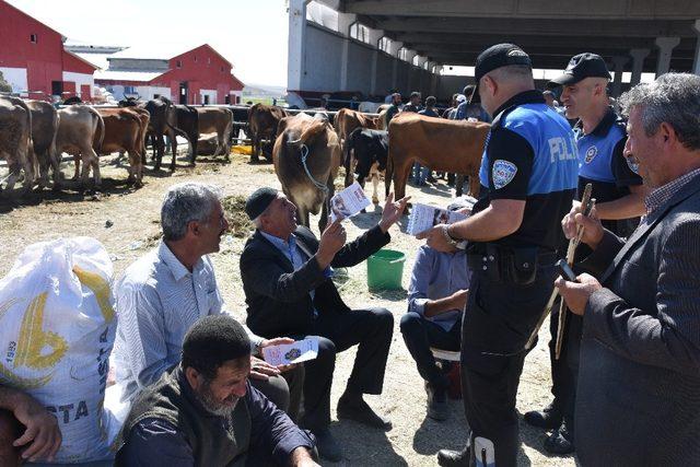 Polis sahte para konusunda uyardı