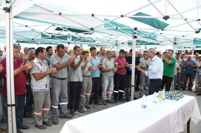 Başkan Bozdoğan, personelle bayramlaştı