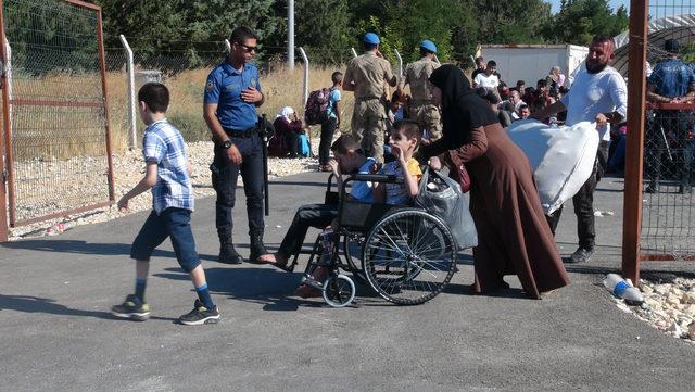 Öncüpınar'dan bayramlaşmaya giden Suriyeli sayısı 40 bin 150 oldu (2)