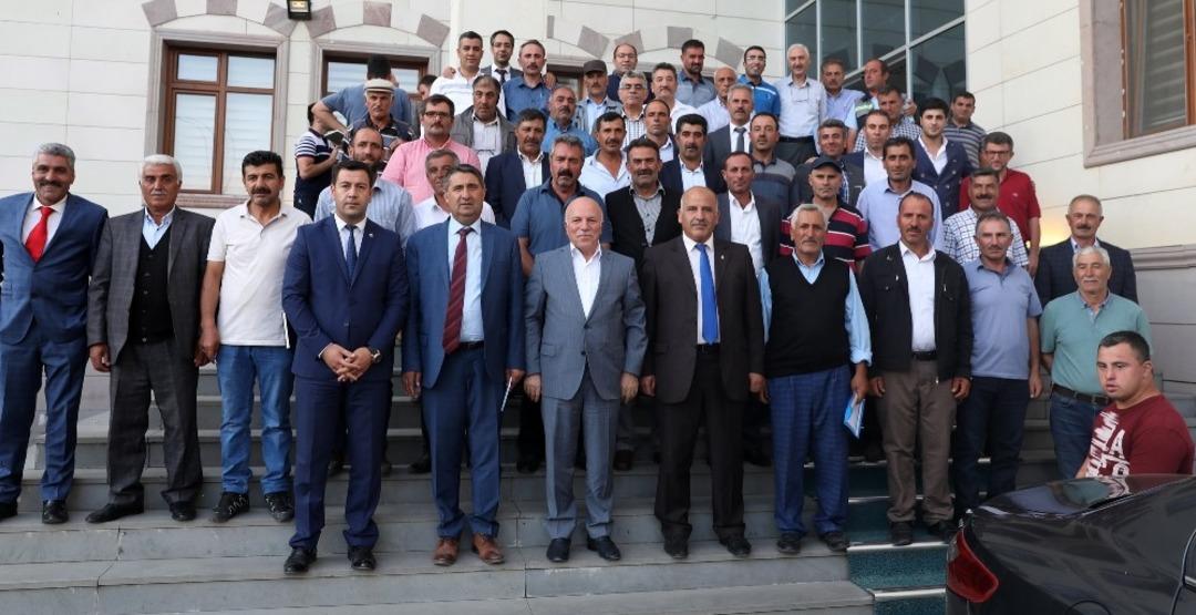 Başkan Sekmen&rsquo;in il&ccedil;e turları devam ediyor