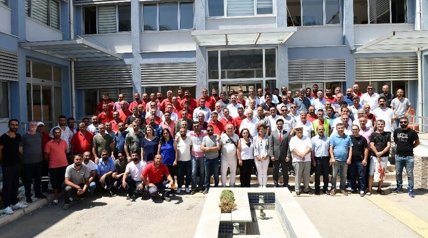 Başkan G&uuml;mr&uuml;k&ccedil;&uuml;&rsquo;den iş&ccedil;ilere bayram m&uuml;jdesi