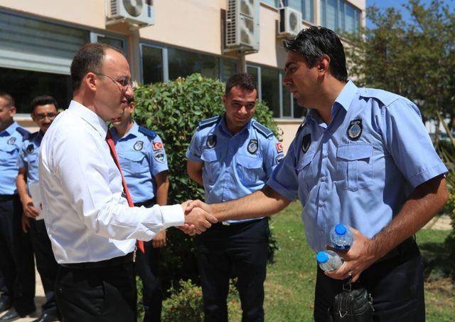 Avni Örki Pamukkale Belediyesi çalışanlarıyla bayramlaştı