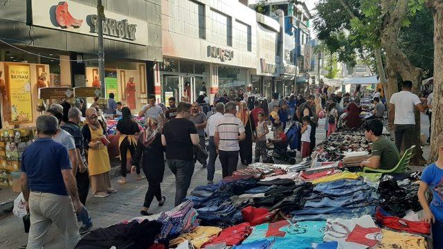 Adıyaman’da bayram öncesi alışveriş yoğunluğu