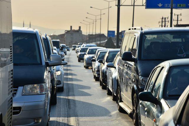 Bursa- Ankara yolunda trafik yoğunluğu