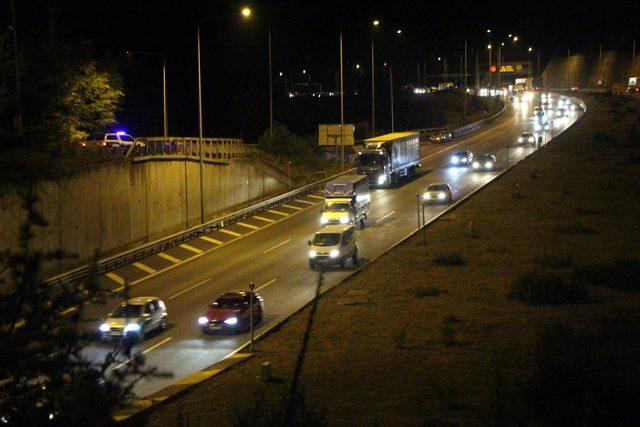 TEM yolunun Bolu geçişinde bayram yoğunluğu başladı (2)