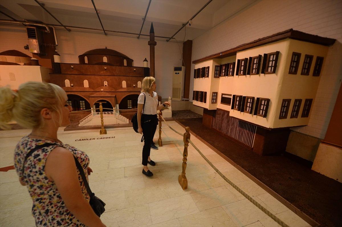 Safranbolu'nun maketini 4 ton &ccedil;ikolatayla inşa etti