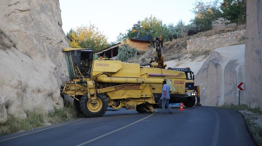 Kapadokya'da bi&ccedil;erd&ouml;ver kaya oluşumlarına &ccedil;arptı